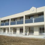 南向きの明るい建物です(外観)